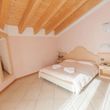 Raggio Di Luce Szálloda 4*